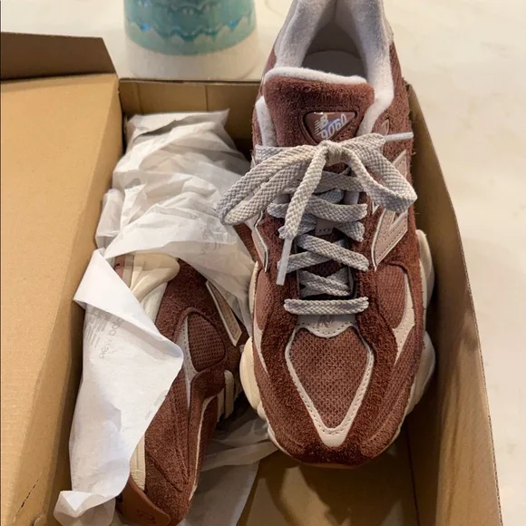 Adidas Brown and Cream unisex Sneakers - Picture 2 of 3